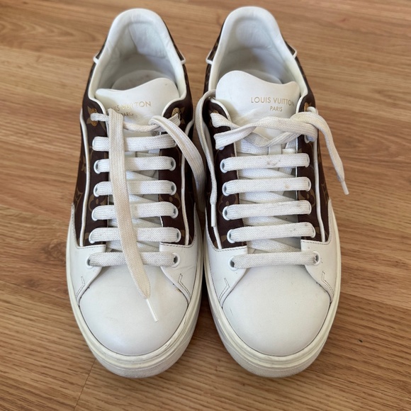 8,5 US Louis Vuitton Sneakers – Authentic, Rodeo Drive Purchase - Picture 2 of 7